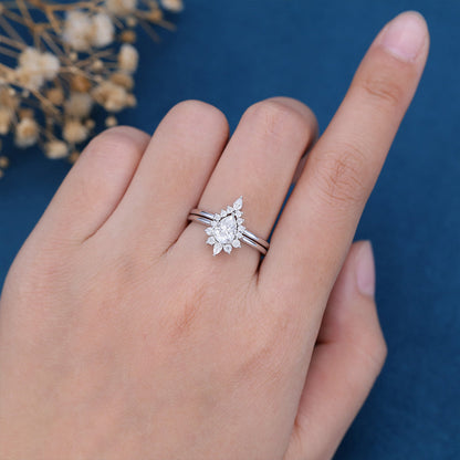 0.69 CT Pear Cluster Moissanite Bridal Set