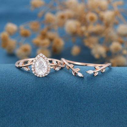 1 CT Pear Halo & Vintage Moissanite Bridal Set