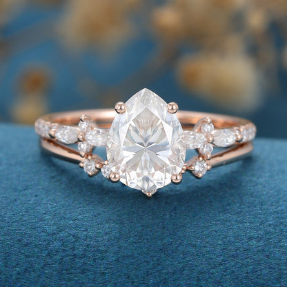 1.5 CT Pear Cluster Moissanite Bridal Set
