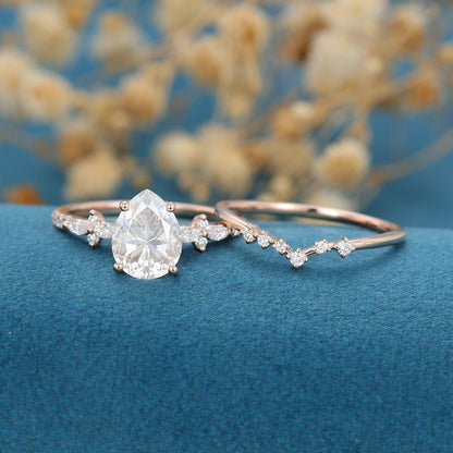 1.5 CT Pear Cluster Moissanite Bridal Set