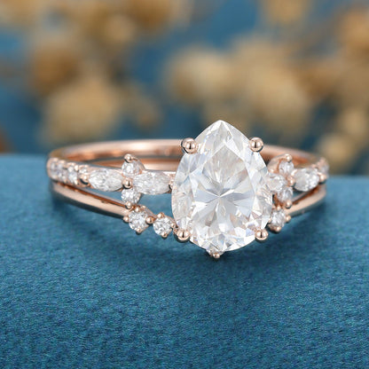 1.5 CT Pear Cluster Moissanite Bridal Set