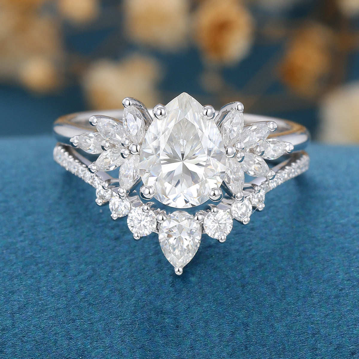 1 CT Pear Cluster Moissanite Bridal Set