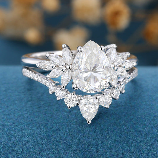 1 CT Pear Cluster Moissanite Bridal Set