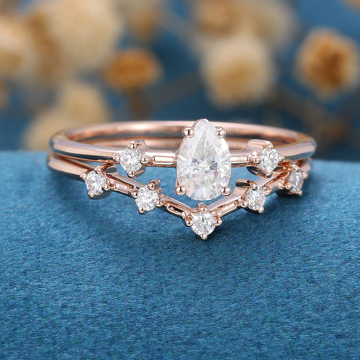 0.39 CT Pear & Pave Moissanite Bridal Set
