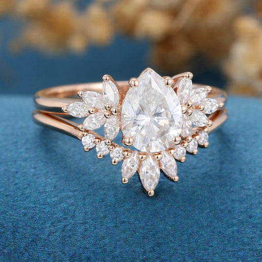 1 CT Pear Cluster Moissanite Bridal Set