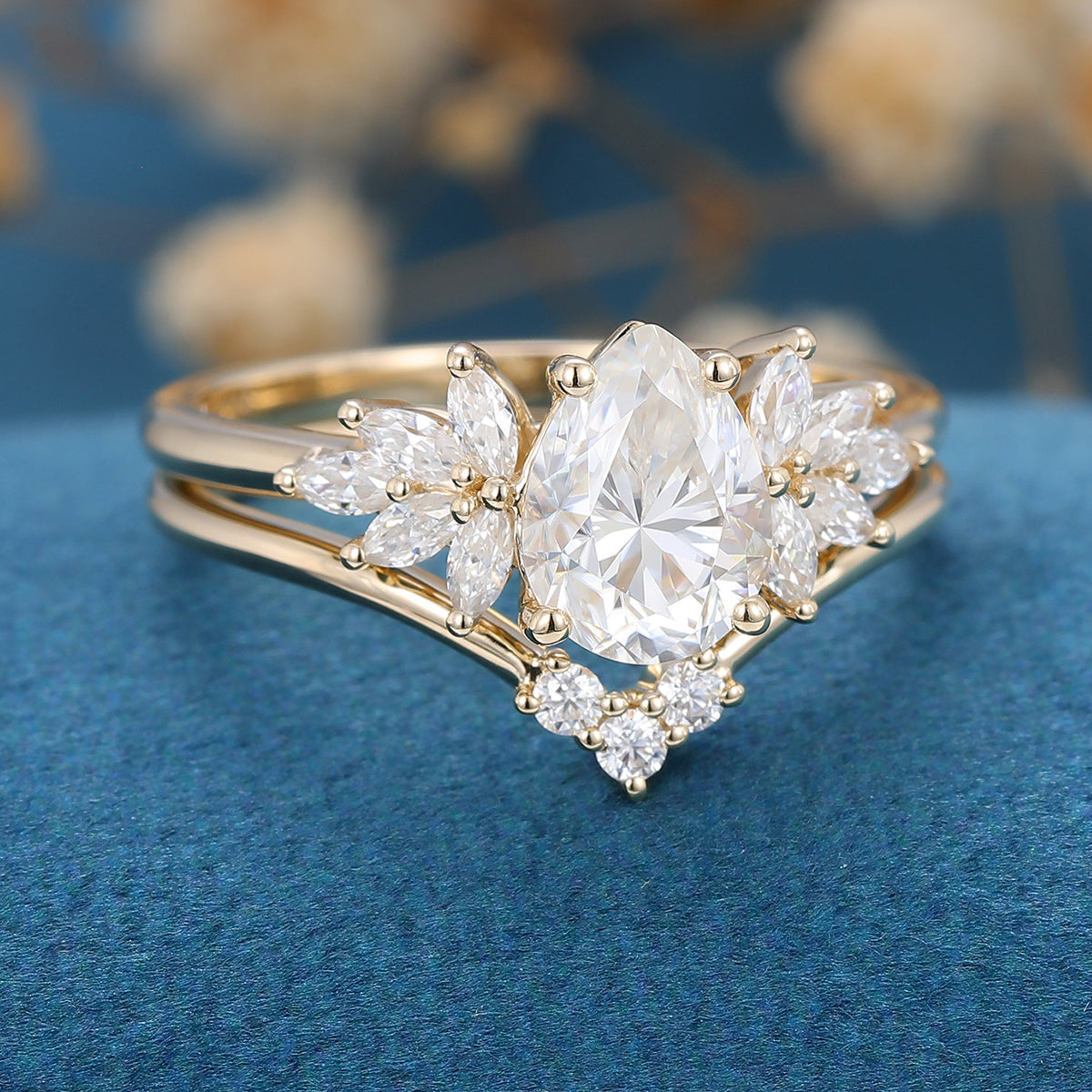 1 CT Pear Cluster Moissanite Bridal Set
