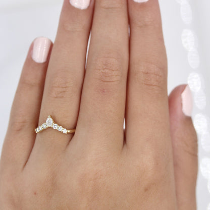 0.31 TCW Round & Pear Curved Moissanite Wedding Band