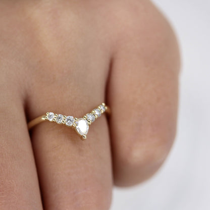 0.31 TCW Round & Pear Curved Moissanite Wedding Band