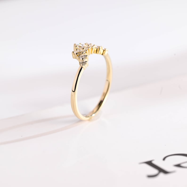 0.2 TCW Marquise & Round Curved Moissanite Wedding Band