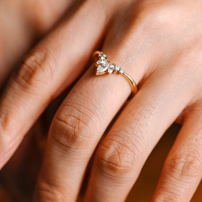 0.2 TCW Marquise & Round Curved Moissanite Wedding Band