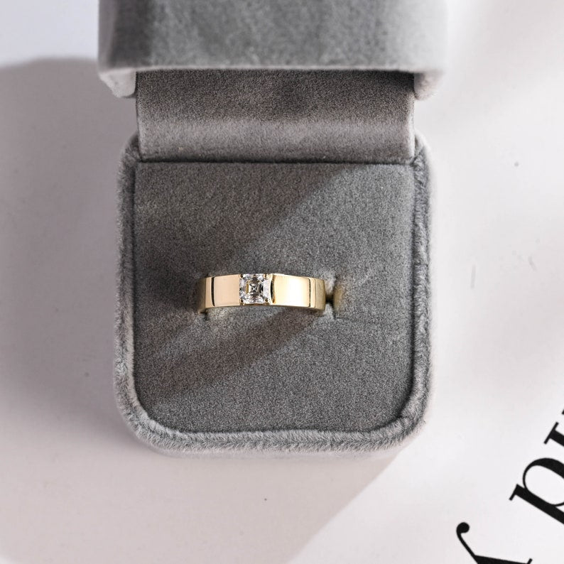 0.1 CT Asscher Moissanite Solitaire Men's Wedding Band