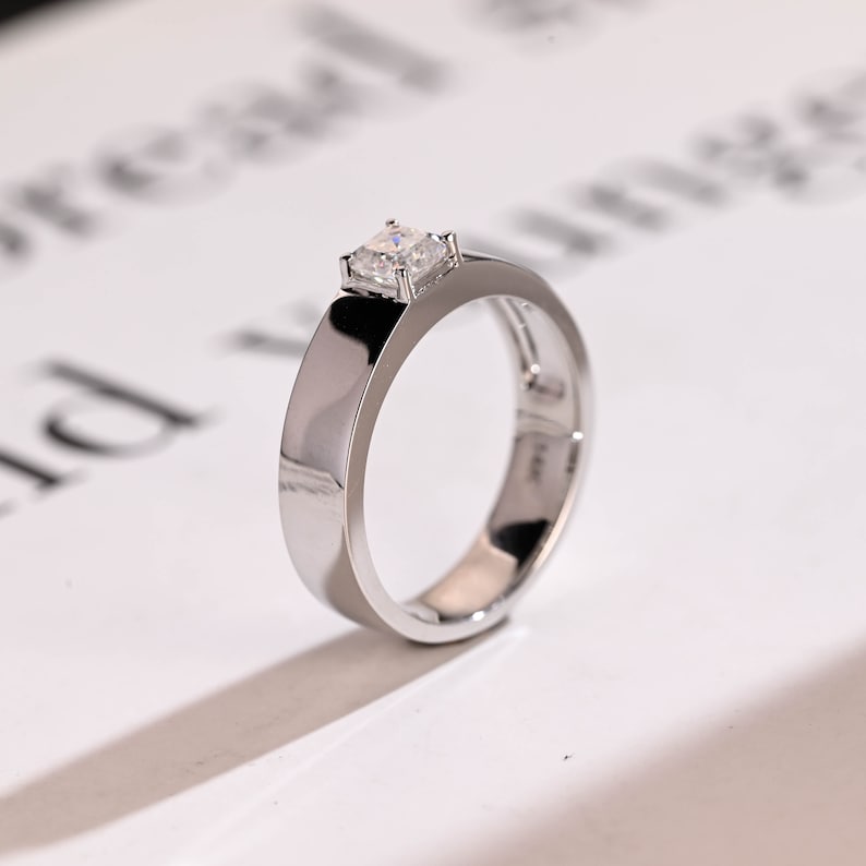 0.1 CT Asscher Moissanite Solitaire Men's Wedding Band