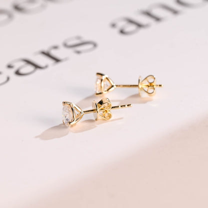 0.7 CT Round Moissanite Stud Earrings