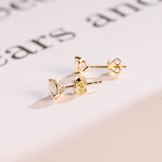 0.7 CT Round Moissanite Stud Earrings
