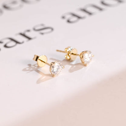 0.7 CT Round Moissanite Stud Earrings