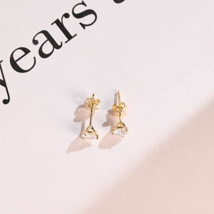 0.7 CT Round Moissanite Stud Earrings