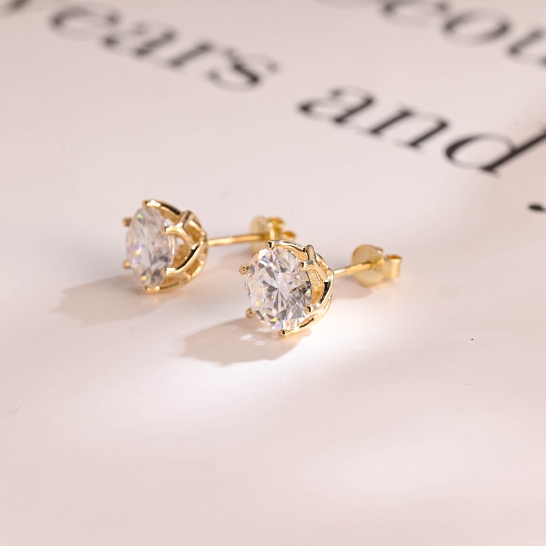 2 TCW Round Moissanite Stud Earrings