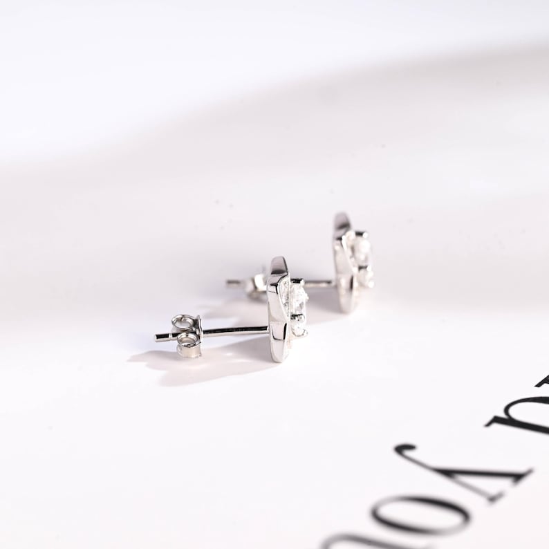 0.8 TCW Round Moissanite Stud Earrings