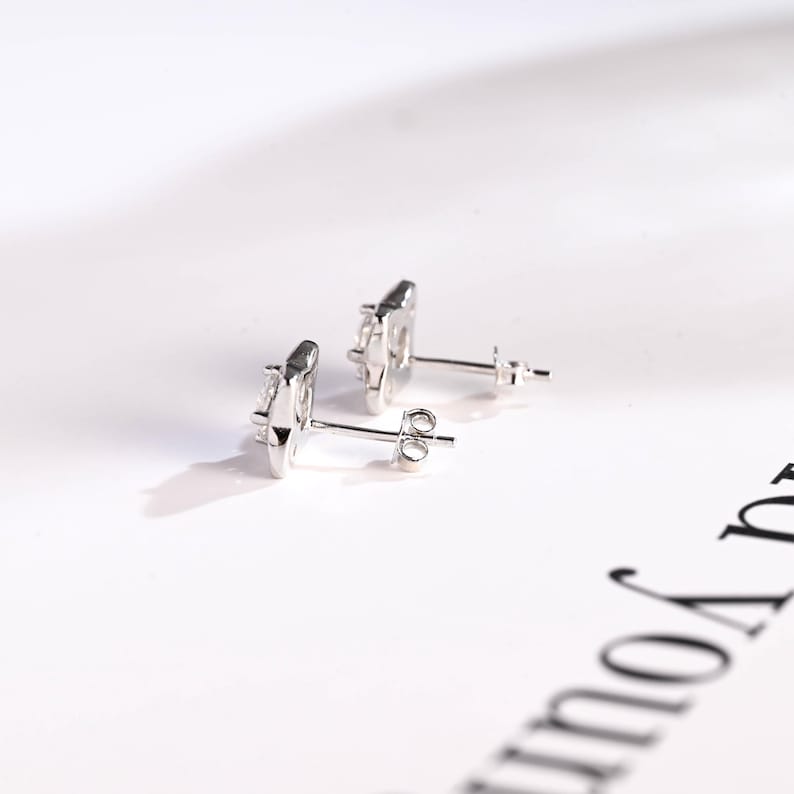 0.8 TCW Round Moissanite Stud Earrings