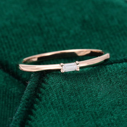 0.11 CT Baguette Classic Moissanite Wedding Band