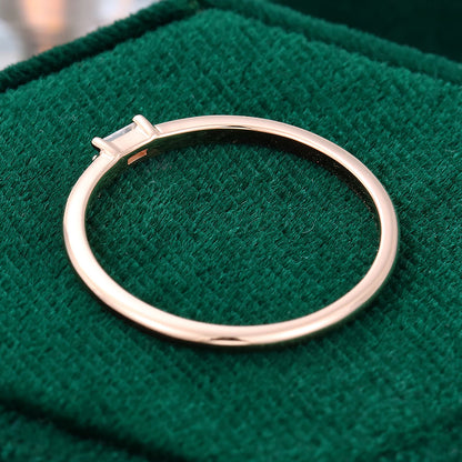 0.11 CT Baguette Classic Moissanite Wedding Band