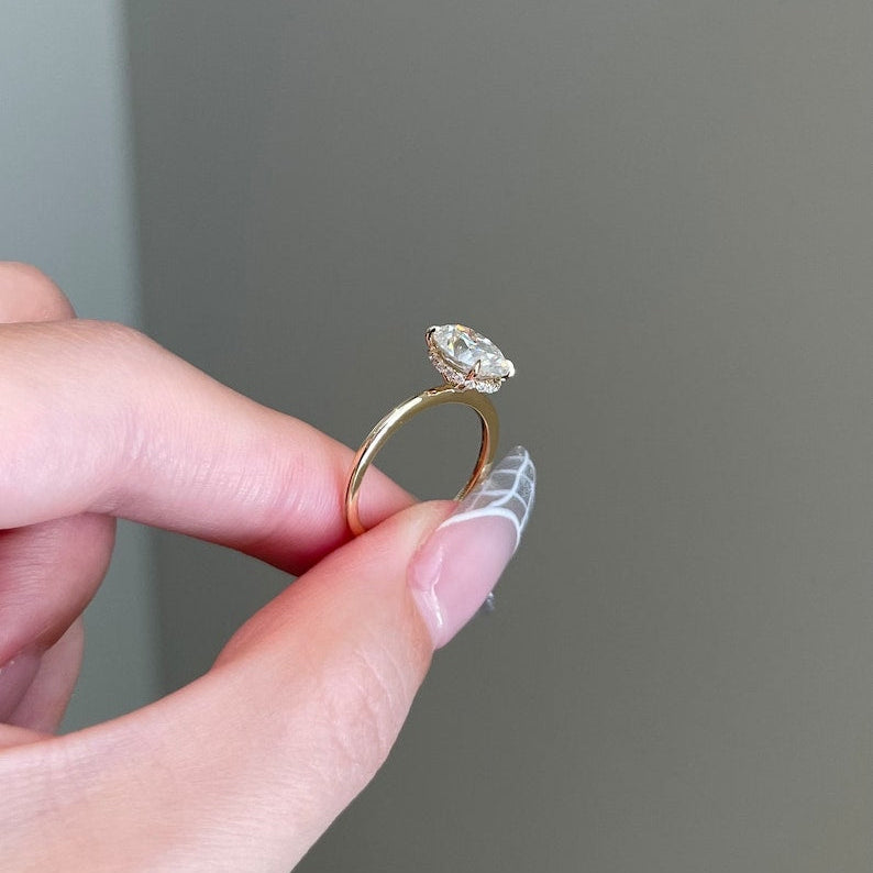 2 CT Oval Hidden Halo Moissanite Engagement Ring