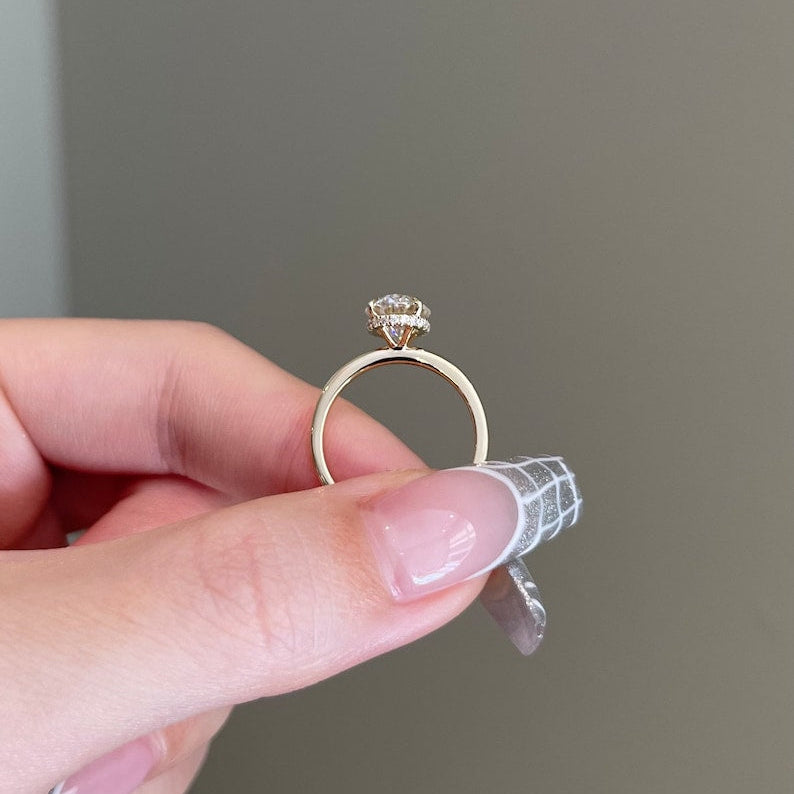 2 CT Oval Hidden Halo Moissanite Engagement Ring