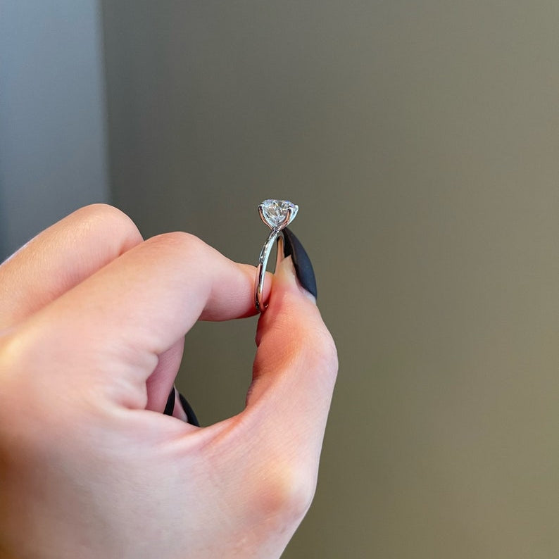 2.5 CT Round Solitaire Moissanite Engagement Ring