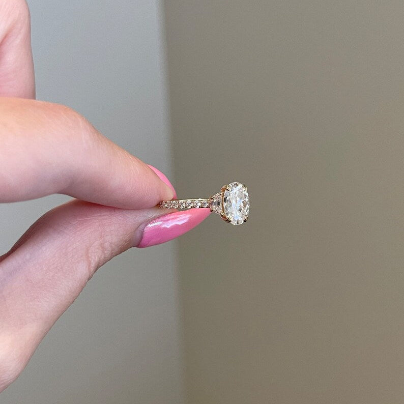 2 CT Oval Pave Moissanite Engagement Ring