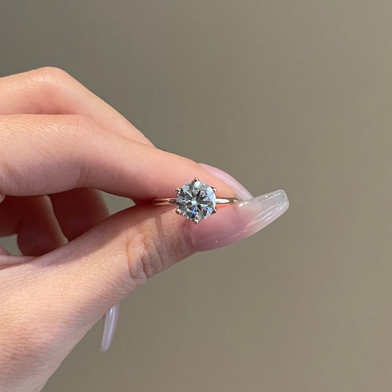 2 CT Round Solitaire Moissanite Engagement Ring
