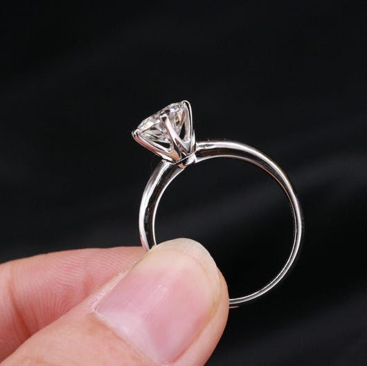 1.5 CT Round Solitaire Moissanite Engagement Ring