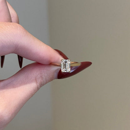 1 CT Emerald Solitaire Moissanite Engagement Ring