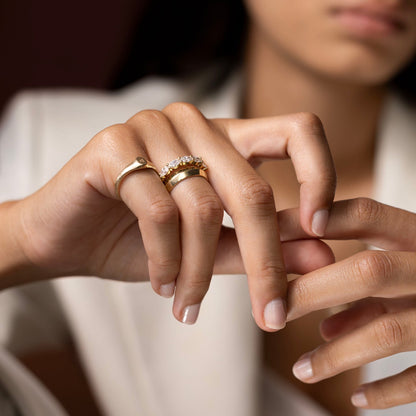 Knife Edge Wedding Band