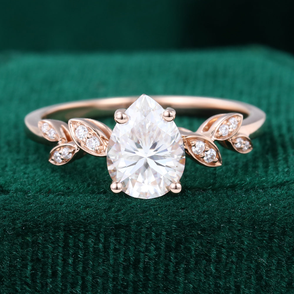 1 CT Pear Vintage Moissanite Engagement Ring
