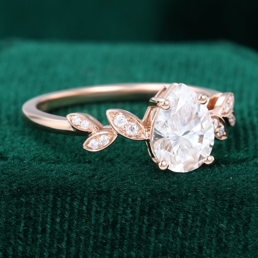 1 CT Pear Vintage Moissanite Engagement Ring