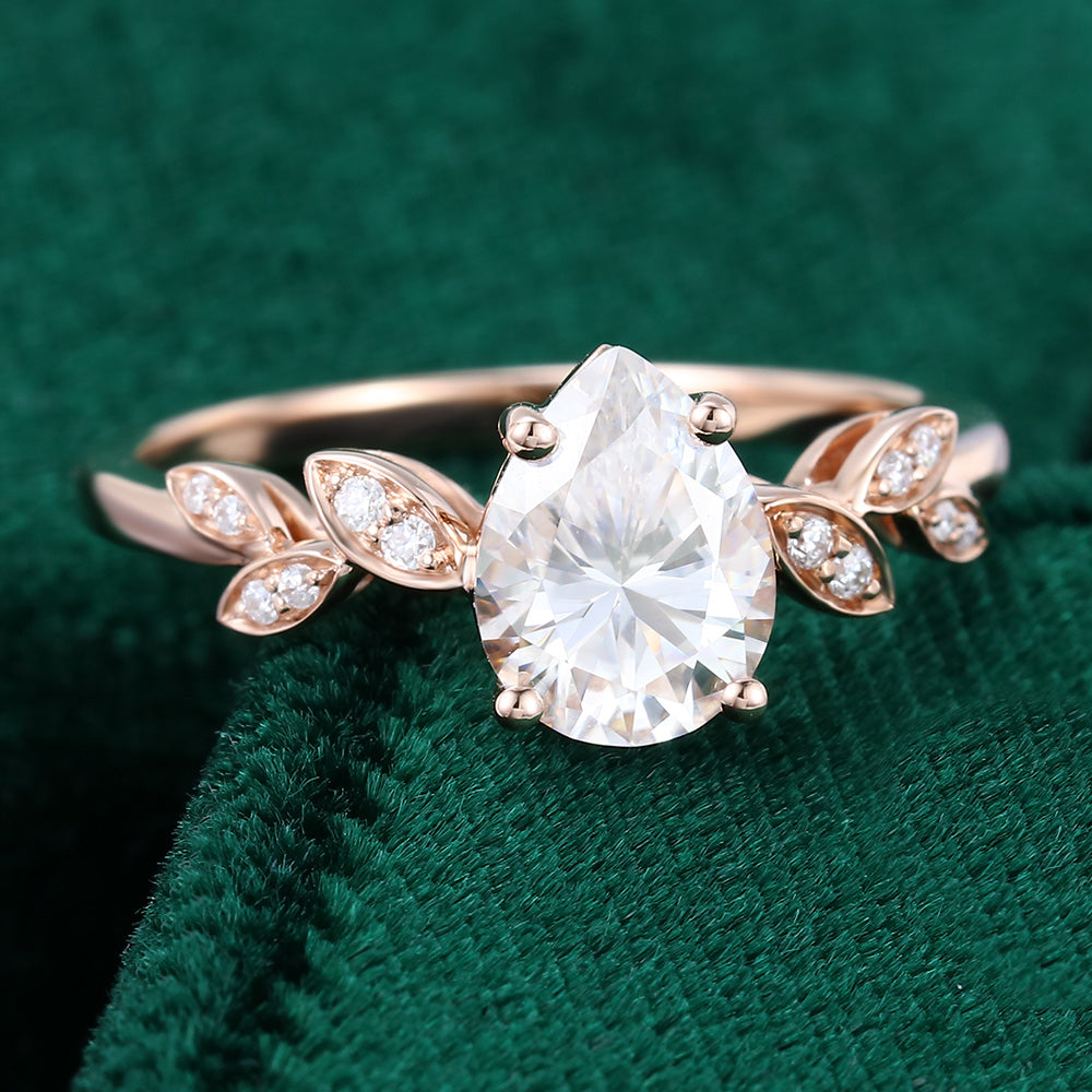 1 CT Pear Vintage Moissanite Engagement Ring