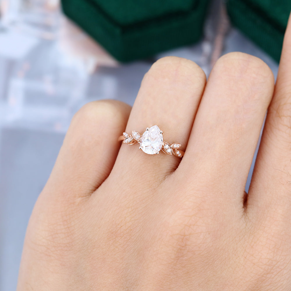 1 CT Pear Vintage Moissanite Engagement Ring