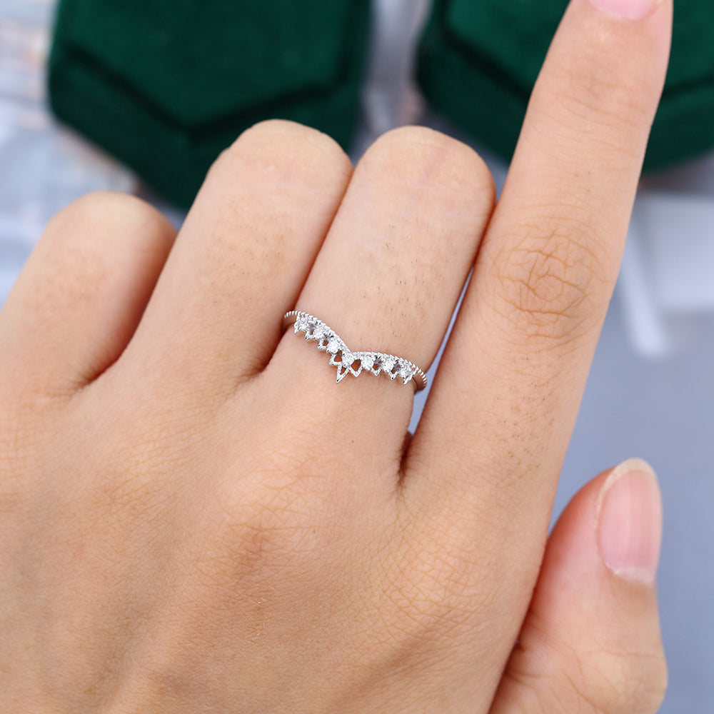 0.11 TCW Round Curved Moissanite Wedding Band