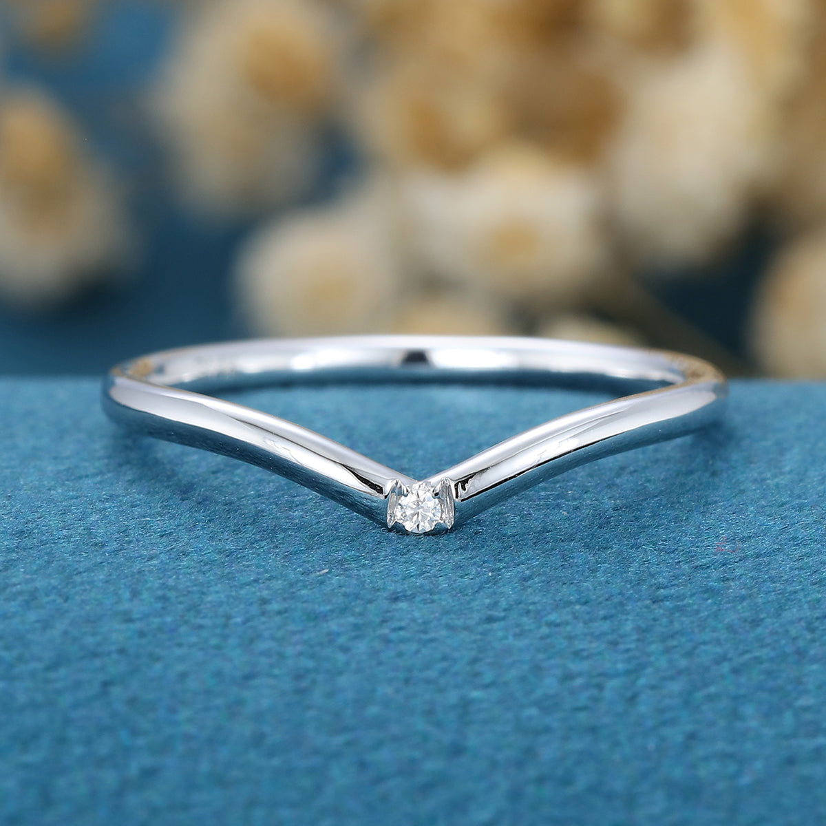 0.01 TCW Round Curved Moissanite Wedding Band