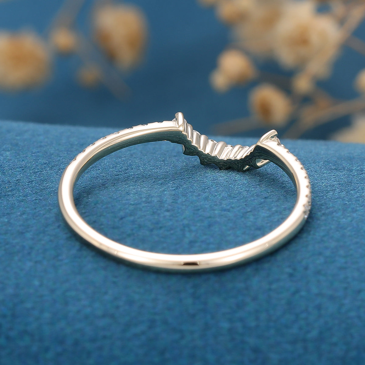 1.3 TCW Round Curved Moissanite Wedding Band
