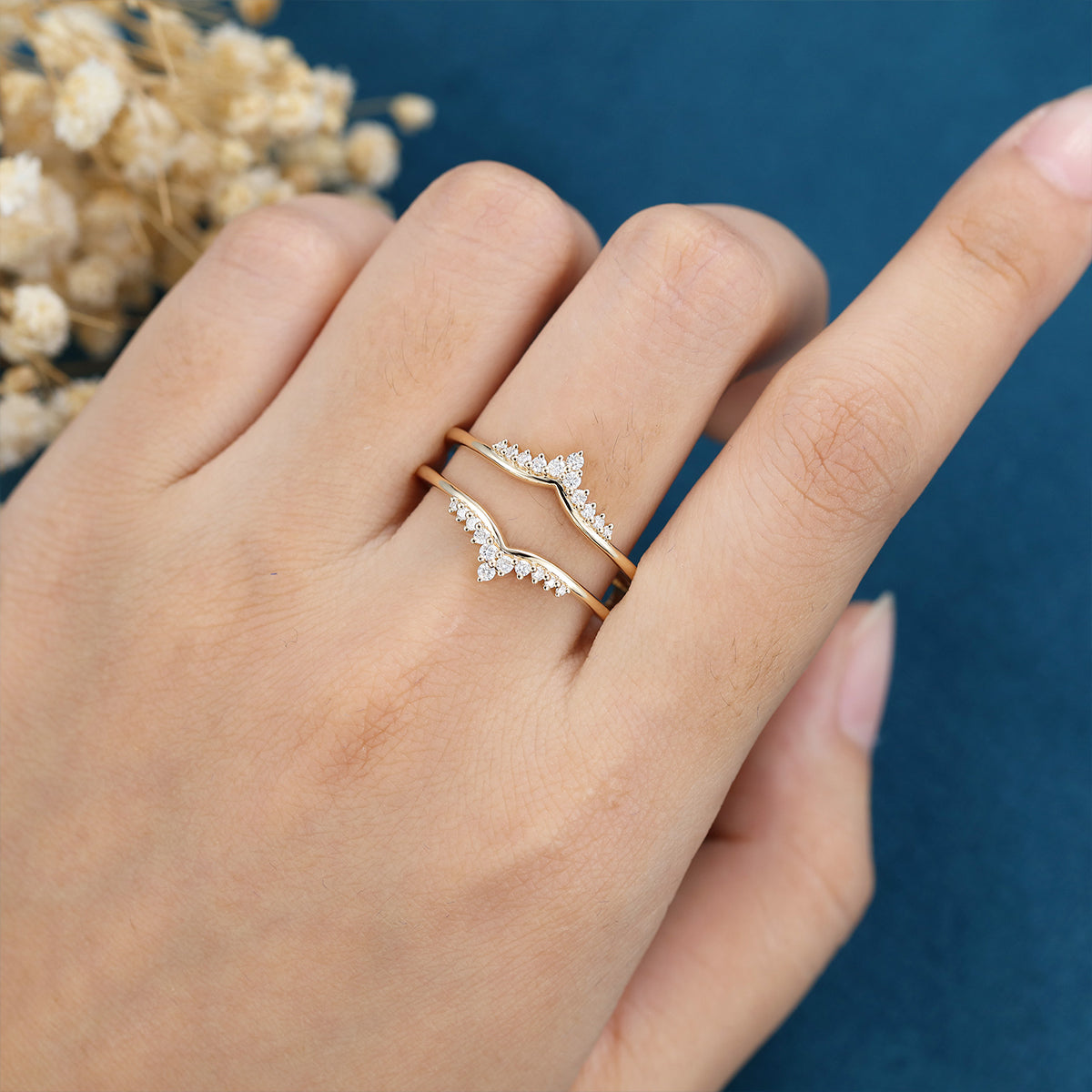 3.5 TCW Round Curved Moissanite Wedding Band