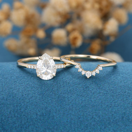 1 CT Pear Pave Moissanite Bridal Set