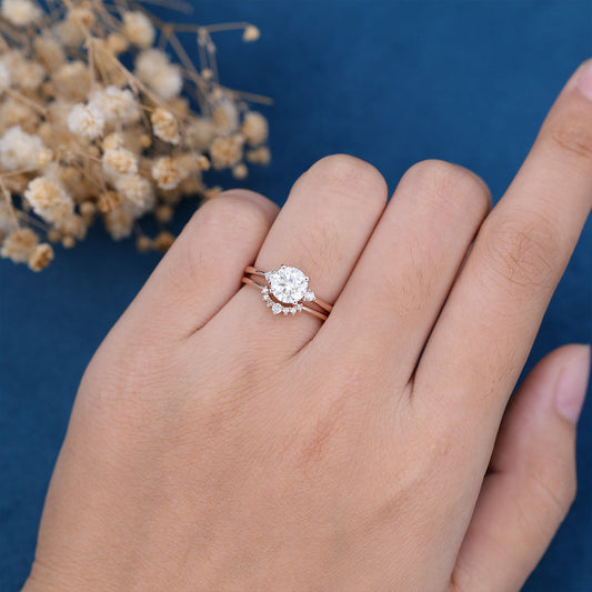0.88 CT Round Cluster Moissanite Bridal Set