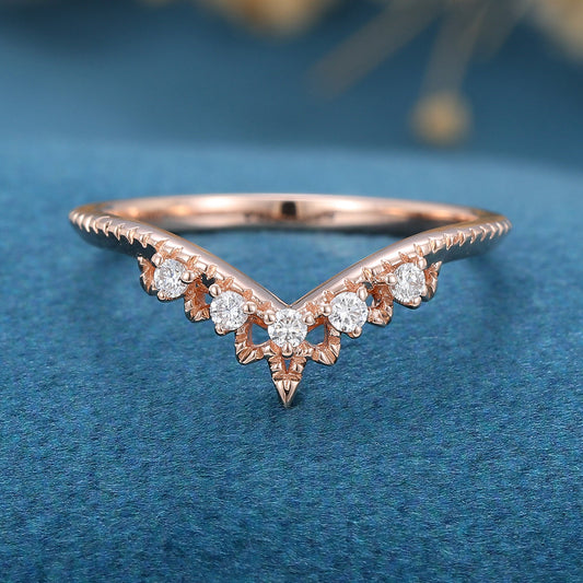 1.8 TCW Round Curved Moissanite Wedding Band