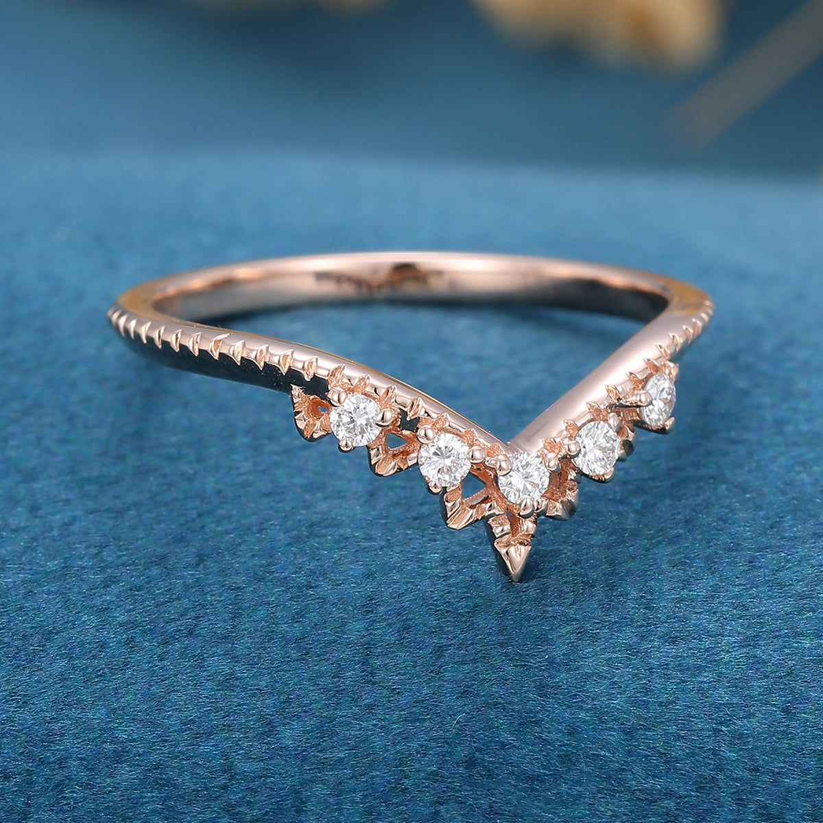 1.8 TCW Round Curved Moissanite Wedding Band