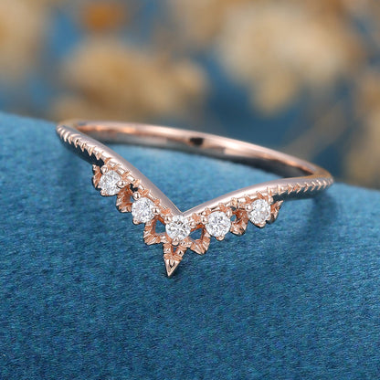 1.8 TCW Round Curved Moissanite Wedding Band