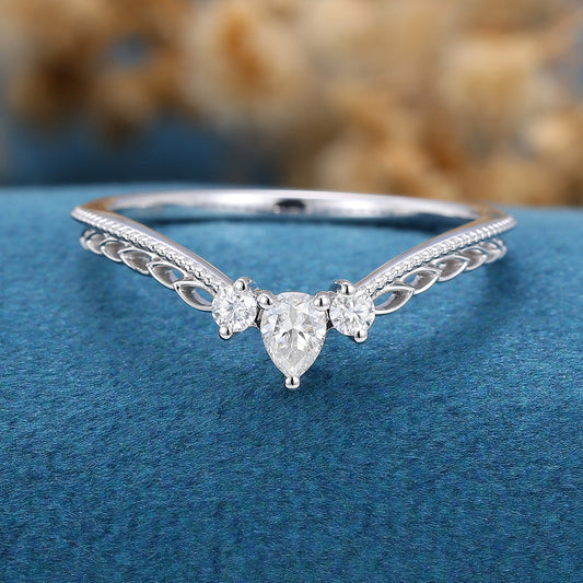 1.5 TCW Round & Pear Curved & Milgrain Moissanite Wedding Band