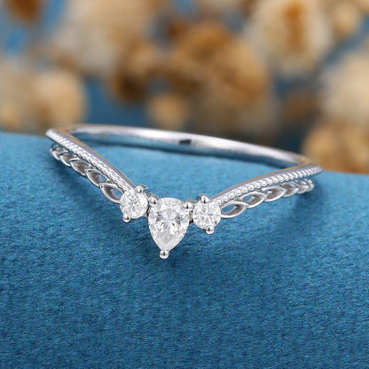 1.5 TCW Round & Pear Curved & Milgrain Moissanite Wedding Band