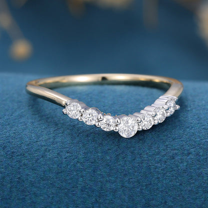 1.8 TCW Round Curved Moissanite Wedding Band
