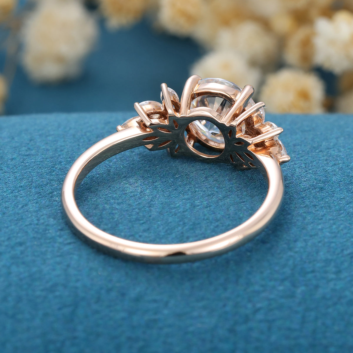 1.1 CT Round Cluster Moissanite Engagement Ring